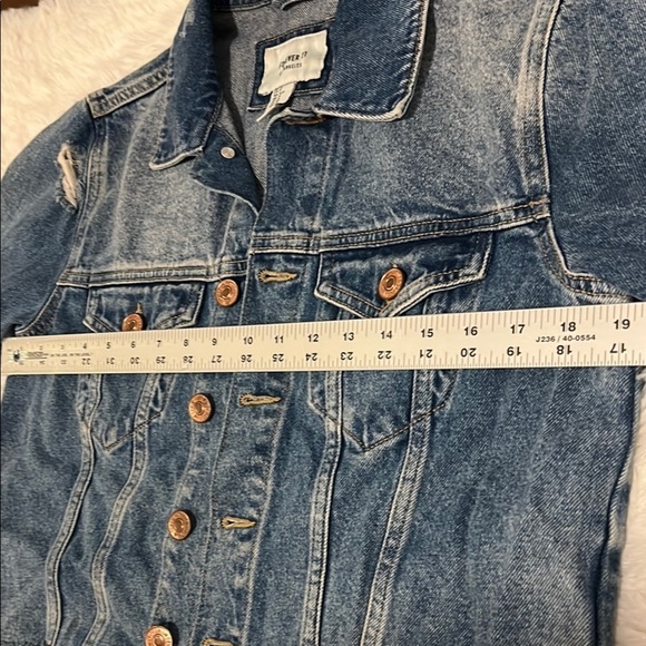 Forever 21 Los Angelos Distressed Denim Jacket - Picture 7 of 8